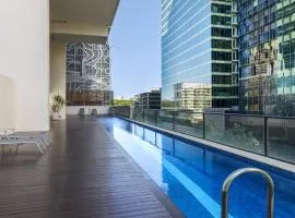 Lux 39th floor 3br 2bath, River view, Pool, Gym, Wifi