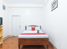 RedDoorz @ Goldland Spring Resort Urdaneta City，位于Urdaneta的酒店