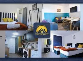 4 berooms 7 beds house in Kettering 2 showers Garden Fast Wi-Fi
