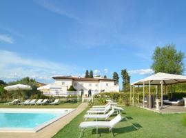 Villa Yvonne by MMega，位于锡尼亚的酒店