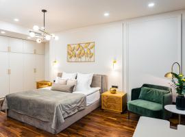 HOTEL METROPOL Club House，位于埃里温的酒店
