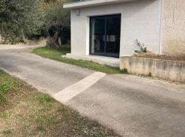 Studio neuf a la campagne a 10 minutes des plages de mediterranée，位于拉·包伊拉迪塞的酒店