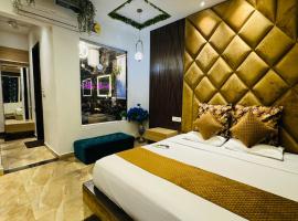 HolidayVilla - 1st Japanese Pod, Rooms & Suites - Green Avenue Amritsar，位于阿姆利则的酒店