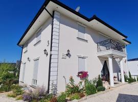 Villa unter dem Schloss，位于克莱布龙的酒店