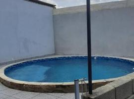 Casa com Piscina no Bairro do Cercado，位于阿拉索亚巴达塞拉的酒店