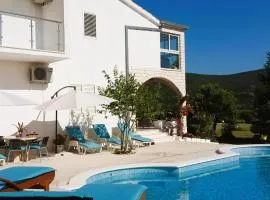 Gorgeous Home In Neoric With Sauna