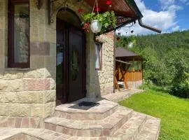 UNDERHILLs house
