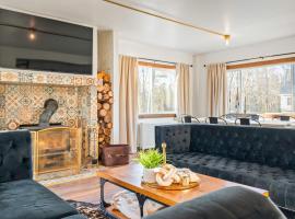 Acute Chalet - Cozy I Elegant I Serene，位于Pocono Summit的低价酒店