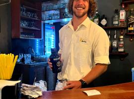 Berlin Party Hostel & Suites，位于苏克雷的酒店