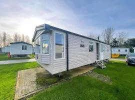 Modern 6 Berth Caravan At Broadland Sands Holiday Park Ref 20034Sv