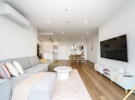 Inviting Family-Friendly Sanctuary in Wright - Hosted by Canstay，位于Weston Creek的酒店