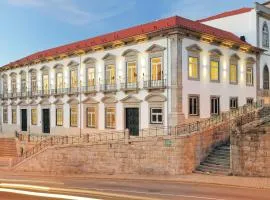 Condes de Azevedo Palace Apartments