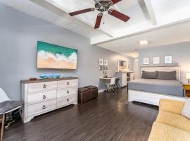 Beautiful Kihei Hideaway Studio Across the Beach LSV02，位于基黑的酒店