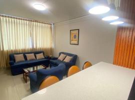 Departamento completo en la ciudad de Huaraz，位于瓦拉斯的酒店