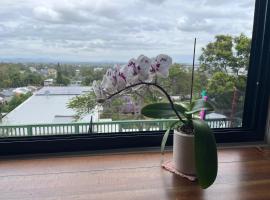Sunlit Lodge，位于Rochedale South的酒店