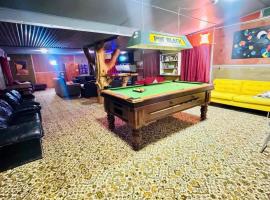 The Crossing Lodge & Backpackers，位于国家公园的滑雪度假村