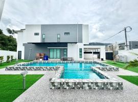 Luxury Holiday Home with Private Pool Langkawi by Zervin，位于Ulu Melaka的酒店