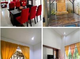 Cheery Home Surabaya 10 mins toll near Pakuwon Mall，位于泗水的酒店