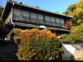 i Authentic Trad Villa