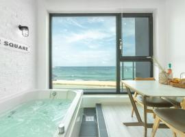 Goseong Littlesquare Oceanview Pension，位于固城的酒店