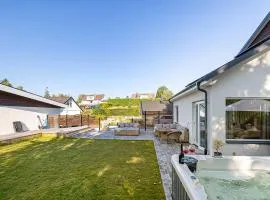Modern villa with Jacuzzi