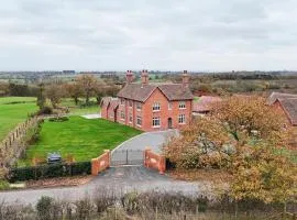 Grange House - Sleeps 24