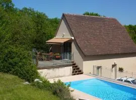 Maison spacieuse à Loubressac avec piscine privée