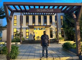 ECR Elite Coastal Inn，位于马哈巴利普拉姆的酒店