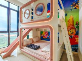 D'Pristine Theme Suite by Nest Home at LEGOLAND，位于努沙再也的带按摩浴缸的酒店