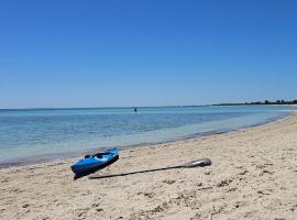 Beach side apartment Quindalup，位于Quindalup的酒店