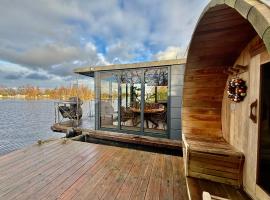 NEW - Little Asia - Stunning Boathouse on al lake Near Amsterdam with Sauna，位于芬克芬的船屋