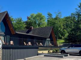 Cove Creek Lodge 208 Accessible Double Queen Room ADA，位于奥克兰的酒店