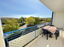 Bright flat in a residence with common pools，位于Veneto的酒店