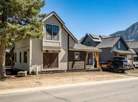 Mariposa-Valerian Bundle at Academy Place