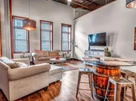 2 BR Central 2 Blocks to La Crosse Center