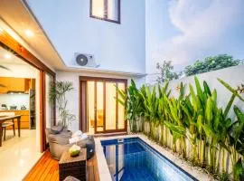 Promo!! New Rosa Villa Muding, Luxury and cozy 3Bedrooms Villa in Heart of Kerobokan with Special Office Room