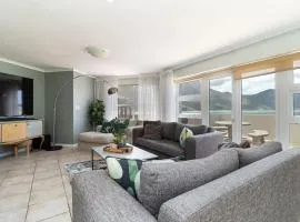 Beachfront Villa Sea Breeze Hout Bay Cape Town