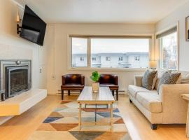 1 Mi to Dtwn Cozy Condo in Anchorage!，位于安克雷奇的酒店