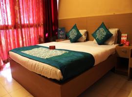 Raj Resort, Bogmalo Beach, Goa，位于莫尔穆冈达波里姆机场 - GOI附近的酒店