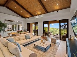 Beautifully Remodeled Condo w - Pool，位于普拉卡海尔的酒店