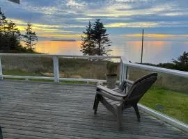 EcoBluff Retreat - Sunset & Water Views!