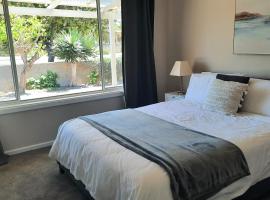 Tidal Pool Retreat - Central Kingscote，位于金斯科特的酒店