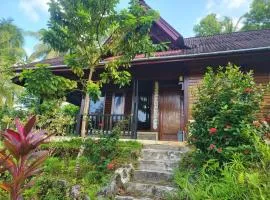Mentawai Private Villa and Boat at Yantos Place