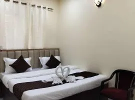Om Palace Inn