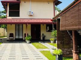 Happy House Villa，位于瓦斯卡杜瓦的酒店