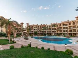 Al Saraya Sahl Hasheesh by Peaks
