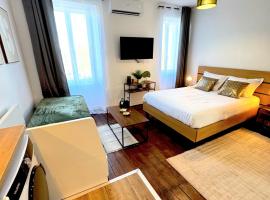 R&eacute;sidence La Ruelle Secrete - 5 studios -，位于Ruelle-sur-Touvre的自助式住宿