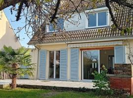 Maison individuelle 3 chambres，位于Le Vaudreuil的酒店