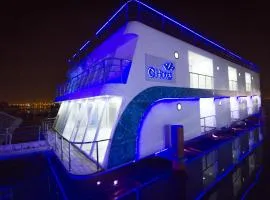 C酒店