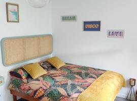 CasaZaPatos Bungalows，位于尼格兰的酒店